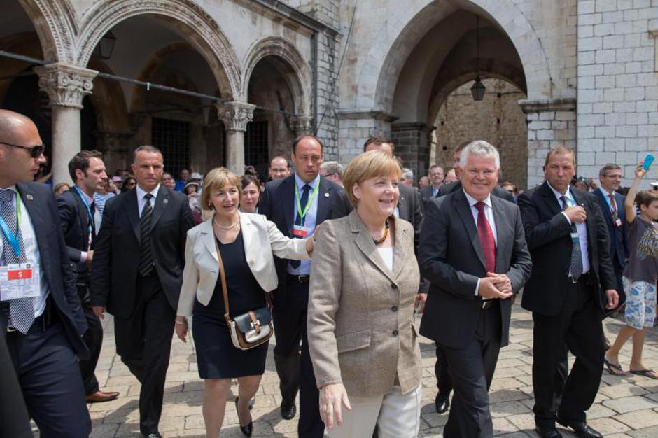 Angela Merkel,Stradun