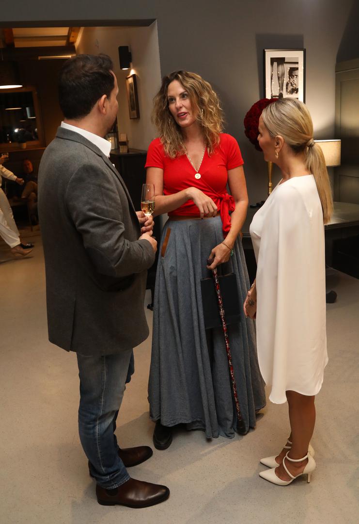 Na promociju je stigla i Anđa Marić, ali i televizijska voditeljica Emina Pršić. 