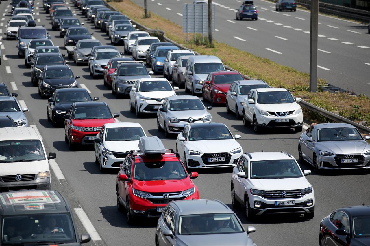 Zagreb: Velika gužva na naplatnoj postaji Lučko