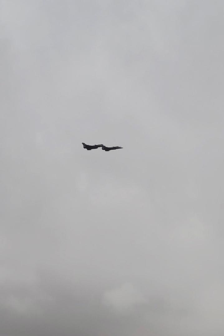 Tako su zainteresirani posjetitelji u statičkom prikazu imali priliku razgledati zrakoplove iz sastava Hrvatskog ratnog zrakoplovstva i to: avione Pilatus PC9M na kojima lete piloti akrobatske grupe “Krila Oluje”, protupožarne avione Canadair CL-415 i Air Tractor AT-892FB te helikoptere UH-60M Black Hawk i OH-58D Kiowa Warrior. Također, posjetitelji su imali priliku razgledati dronove i drugu opremu koju koriste pripadnici Hrvatske vojske.