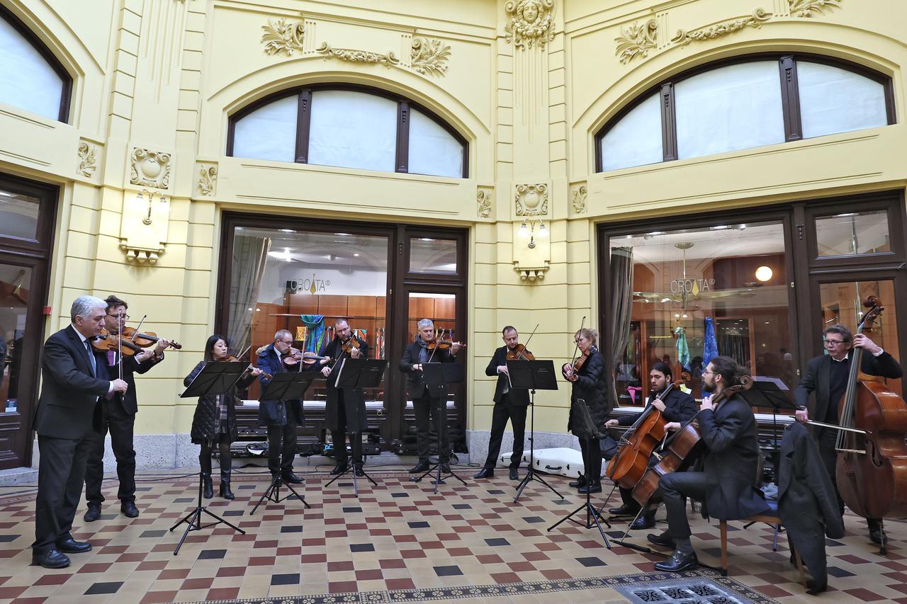 Zagreb: Koncertom Zagrebačkih solista u Oktogonu započelo 'zagrijavanje' za Advent 