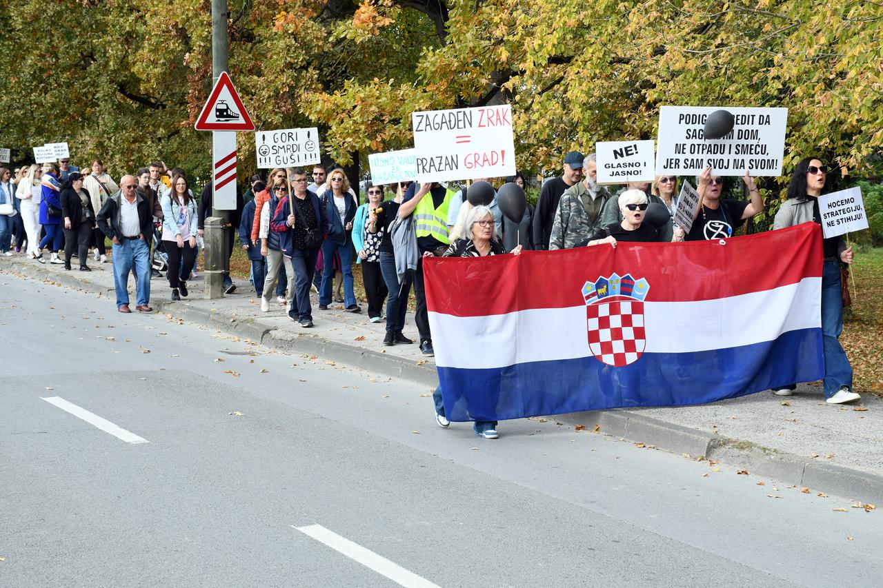 Sisak: Oko tisuću Siščana okupilo se na prosvjedu protiv dovoza i obrade troske iz Biljana Donjih