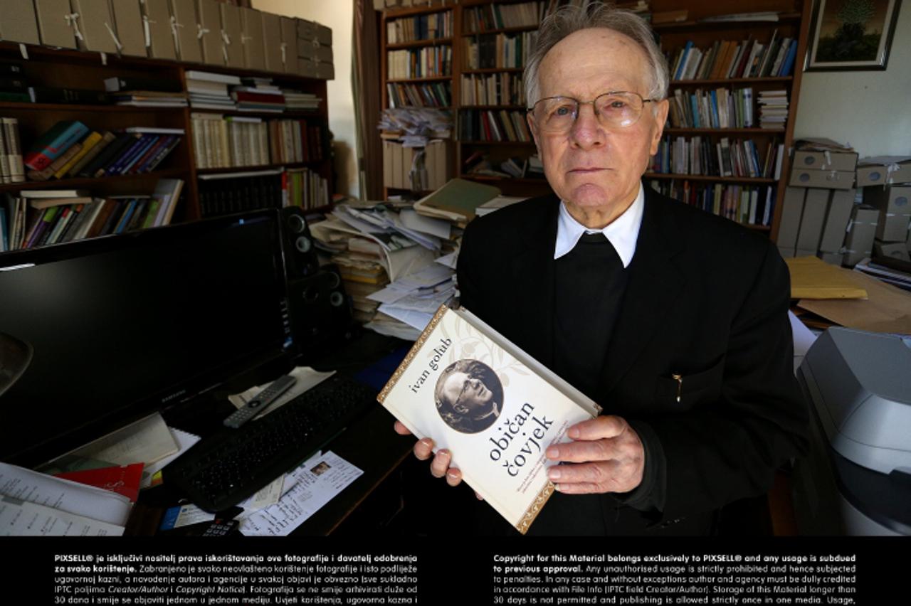 'SPECIJAL OBZOR 23.09.2013., Zagreb - Prof. dr. Ivan Golub, svecenik, teolog, pjesnik, knjizevnik i znanstvenik koji je objavio veliku autobiografiju pod naslovom Obican covjek. Photo: Anto Magzan/PIX