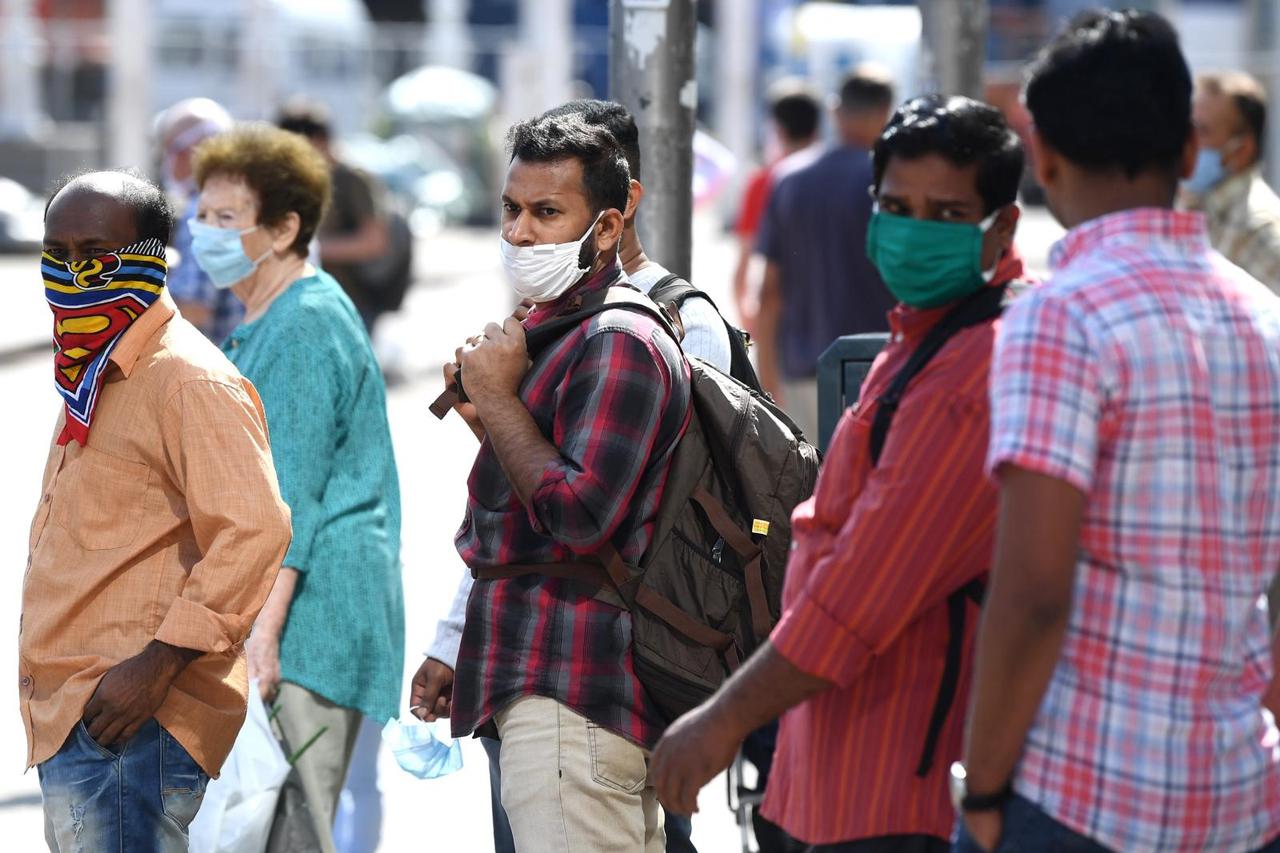 Zagrepčani se pridržavaju preporuka za nošenje maski