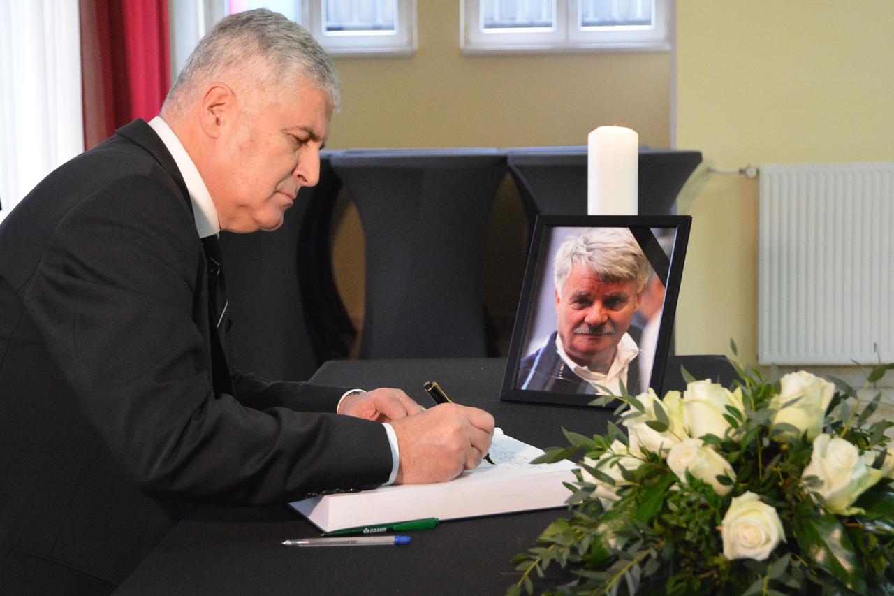 Orašje: Komemoracija za Ivu Gregurevića održana u gradskoj kino dvorani