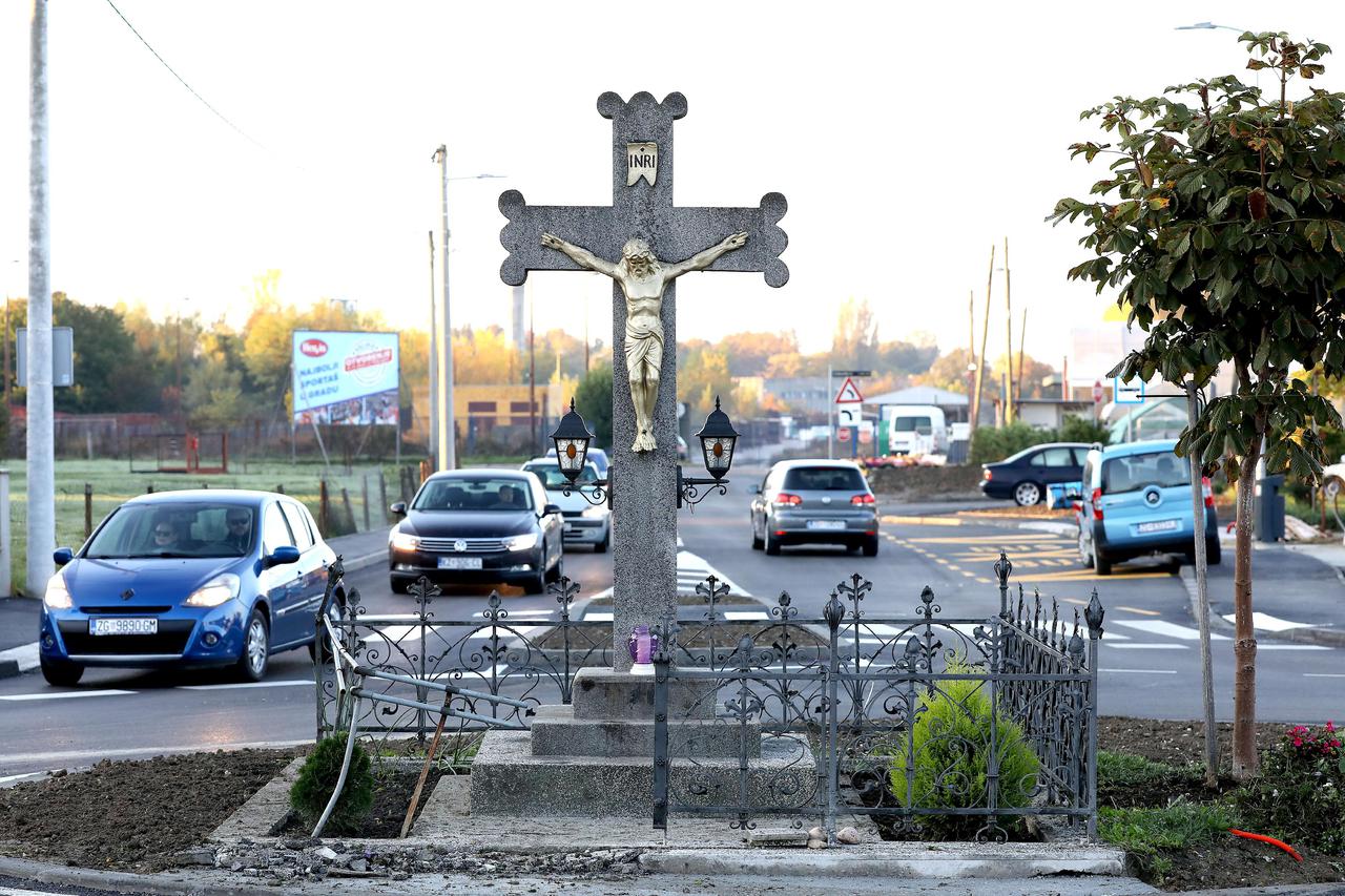 Zagreb: Raspelo staro oko 115 godina krasi novi kružni tok u Resničkom Gaju 