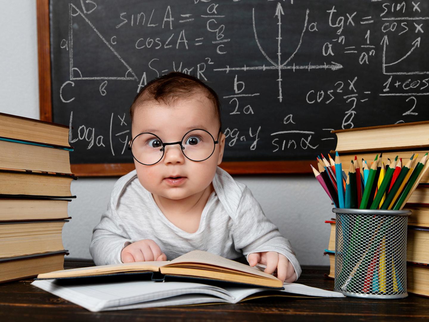 Rujanske bebe briljiraju u školi: Jedno britansko istraživanje pokazalo je da su djeca rođena u rujnu imala 20 posto veću šansu upisati elitne škole, vjerojatno zato što su najstarija u svom razredu. Ta prednost često im daje dodatno samopouzdanje i sigurnost u učenju.