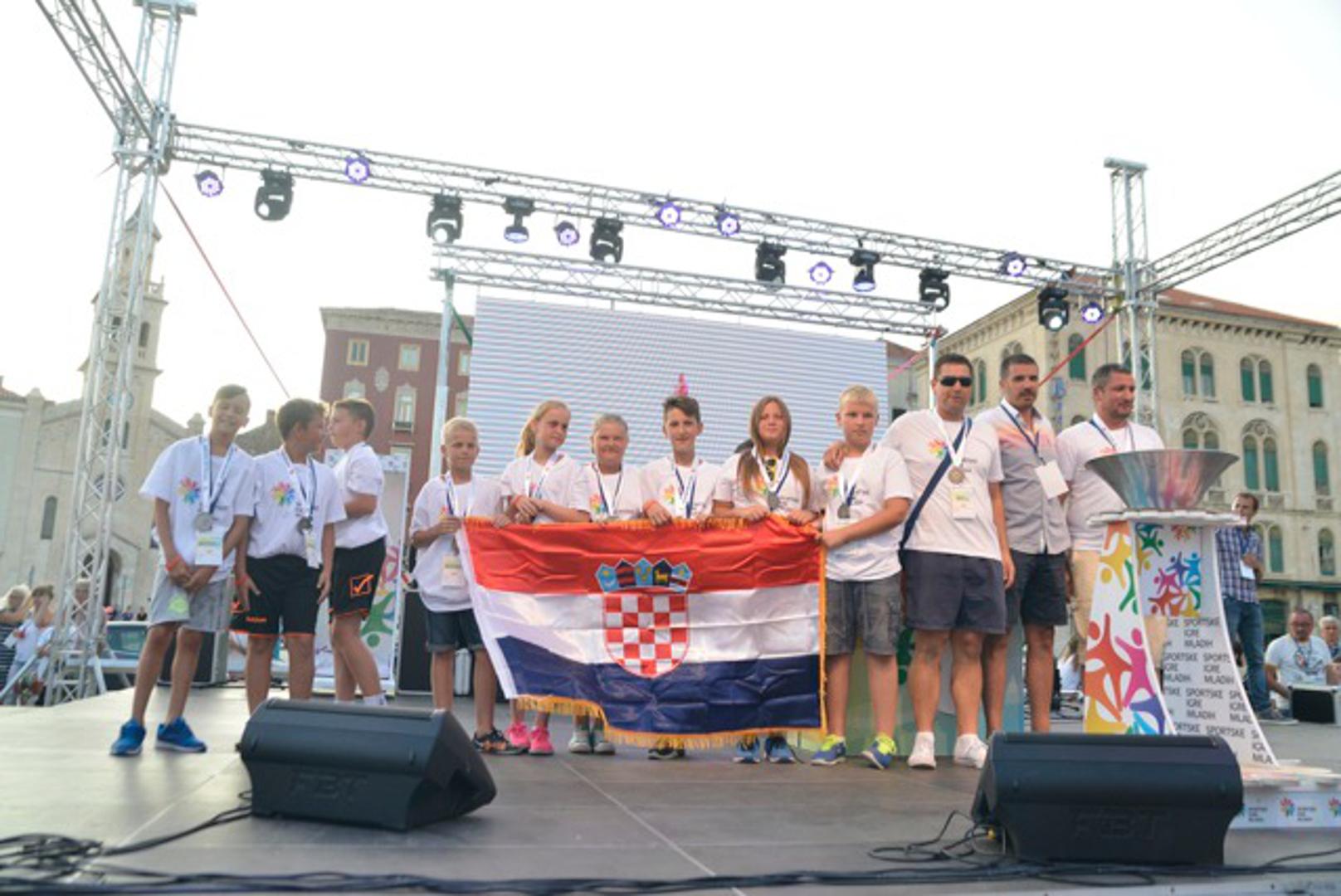 Natjecatelji iz Hrvatske ove su se godine okitili  s 30 medalja kao i vršnjaci iz Srbije dok su ekipe i pojedinci iz BiH ove godine osvojili 15 odličja