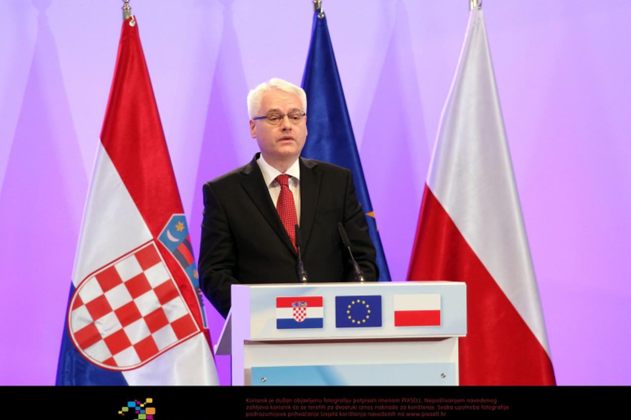 '09.12.2011., Bruxelles, Belgija - Na svecanosti u Bruxellesu danas ja potpisan pristupni ugovor Republike Hrvatske sa Europskom unijom. Sa hrvatske strane ugovor su potpisali premijerka Jadranka Koso