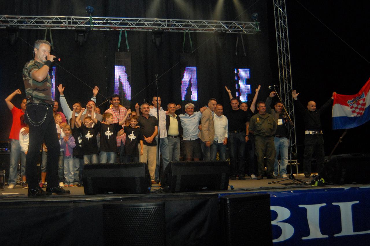 Vukovar: Koncert Marka Perkovi?a Thompsona na Trpinjskoj cesti