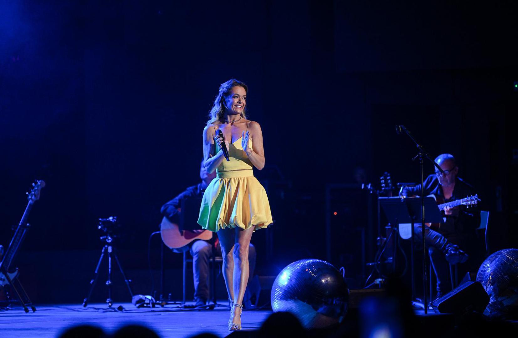 Glazbenica Renata Končić Minea jučerašnjim je koncertom u Koncertnoj dvorani Vatroslava Lisinskog u Zagrebu proslavila svoj 48. rođendan i 30 godina karijere.