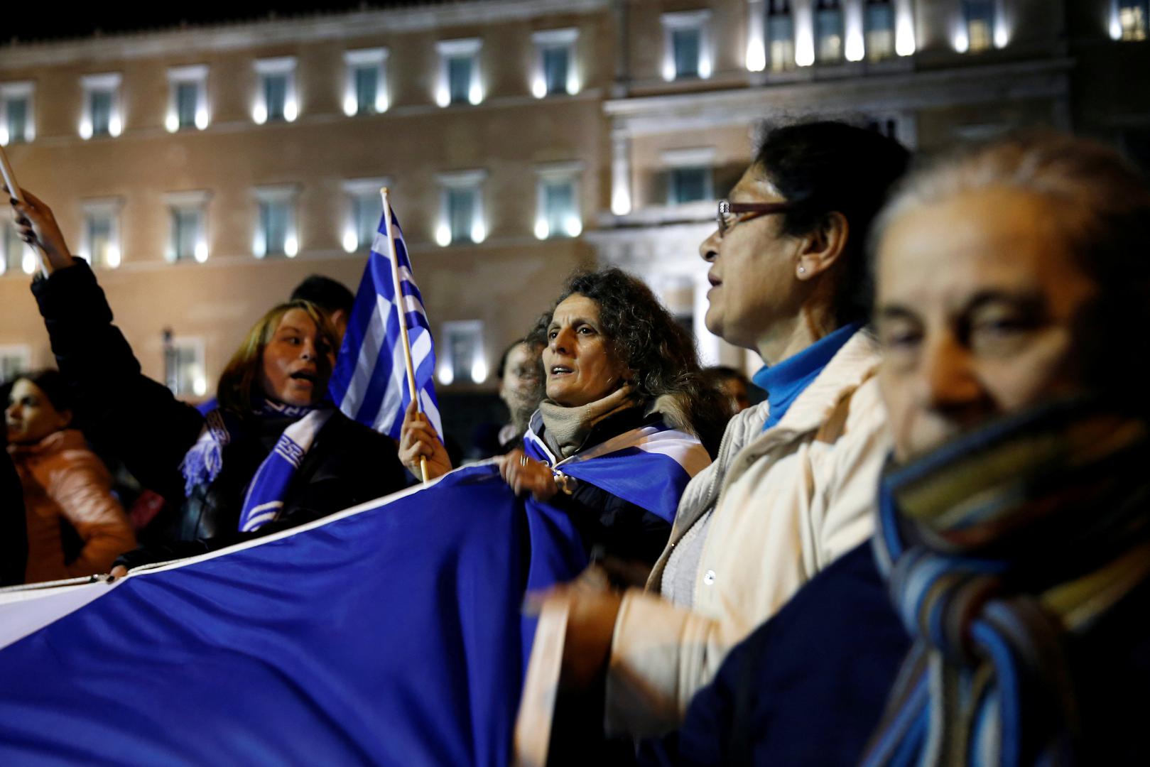 Zbog sporazuma je u nedjelju u Ateni prosvjedovalo više od 100 tisuća ljudi, a u četvrtak su prosvjedi ponovljeni, ali u manjem broju.