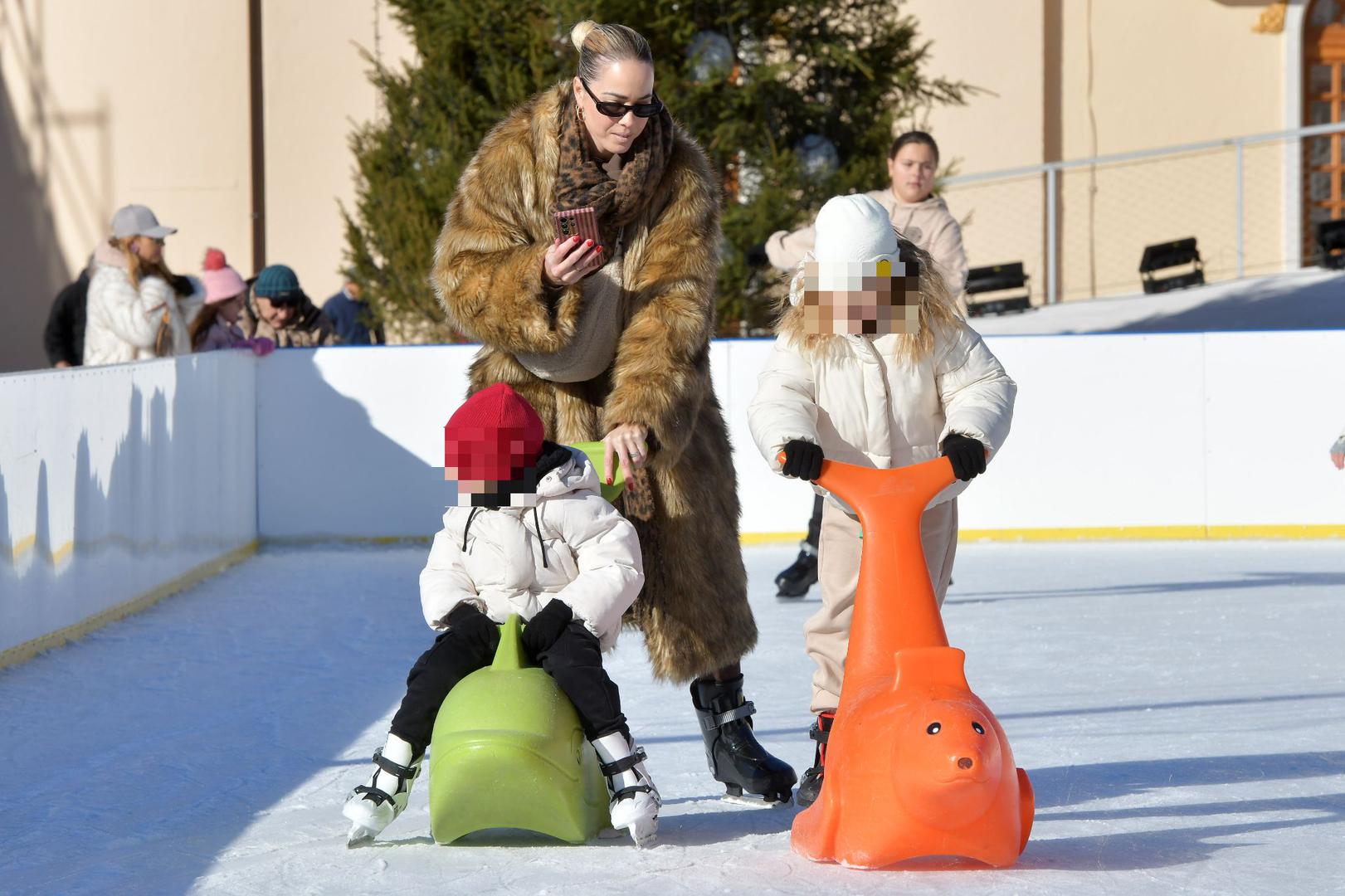 Nakon uspješne karijere, tijekom koje je s reprezentacijom osvojila broncu na Mediteranskim igrama i nastupila na Olimpijskim igrama, Antonija se rijetko pojavljuje u javnosti. Svoju je karijeru zaključila, istaknuvši da se kao majka dvoje male djece teško mogla vratiti profesionalnim obvezama koje su podrazumijevale igranje u inozemstvu i odvajanje od obitelji.