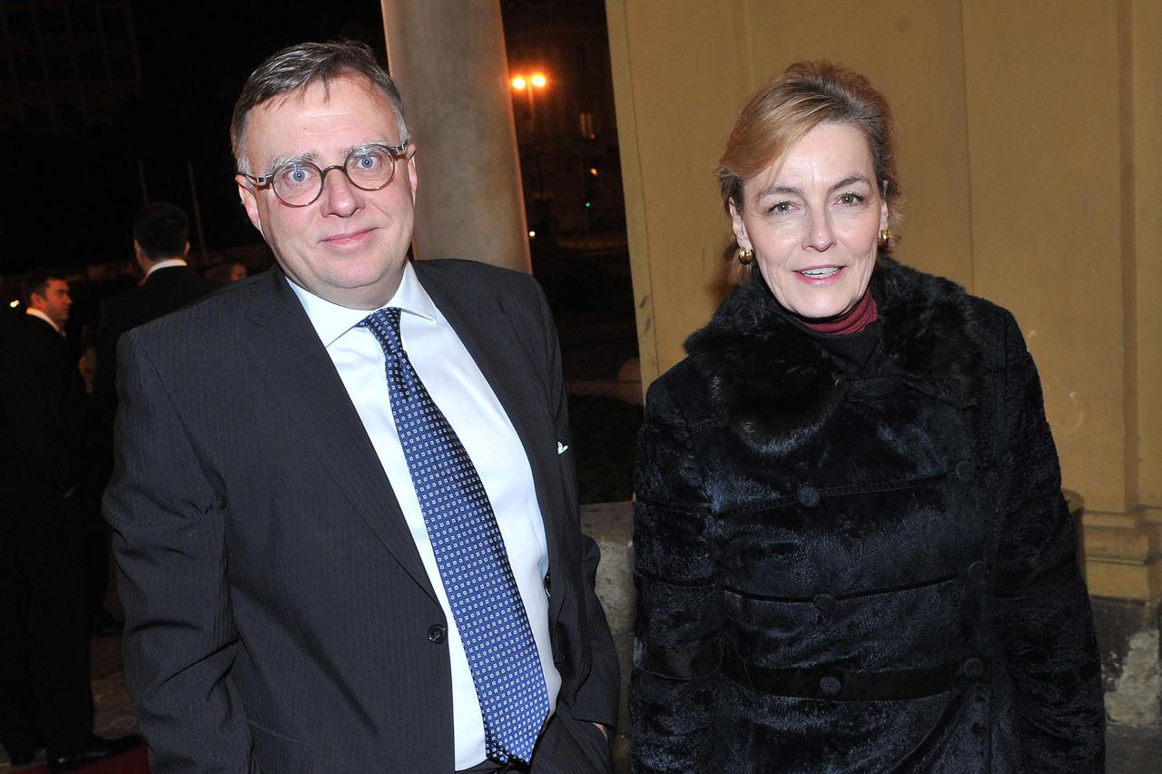 Zagreb: Dolazak poznatih na sve?anu dodjelu nagrada Ponos Hrvatske 2009