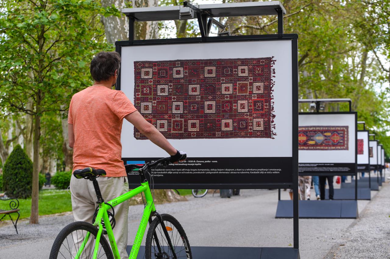 Zagreb: Na Zrinjevcu otvorena izložba "Tepisi Azerbajdžana".