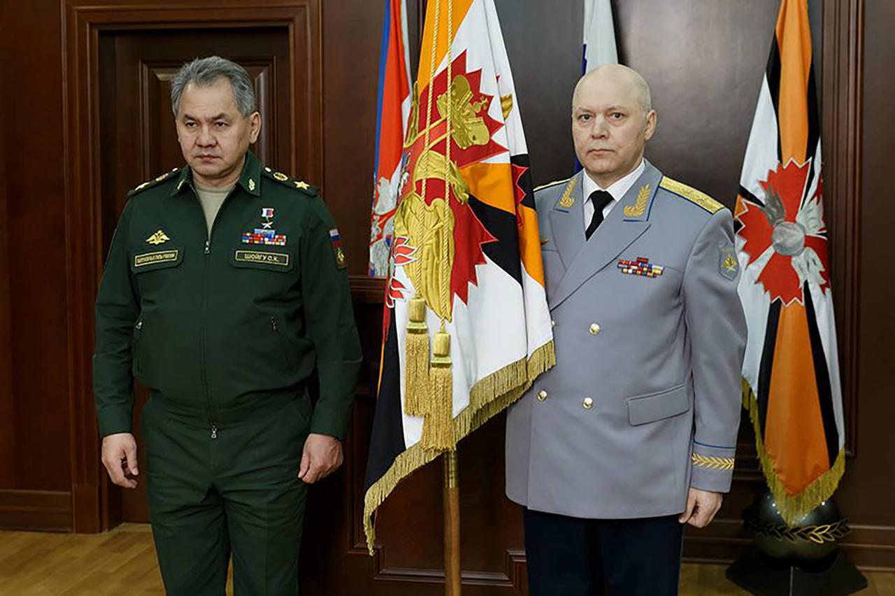 Ministar obrane Shoigu i Korobov (desno)