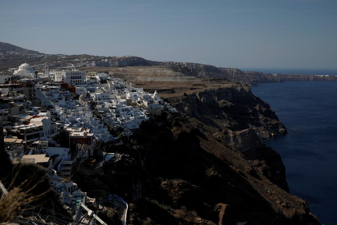 Greece targets overtourism with 20-euro levy on Santorini, Mykonos cruise visitors
