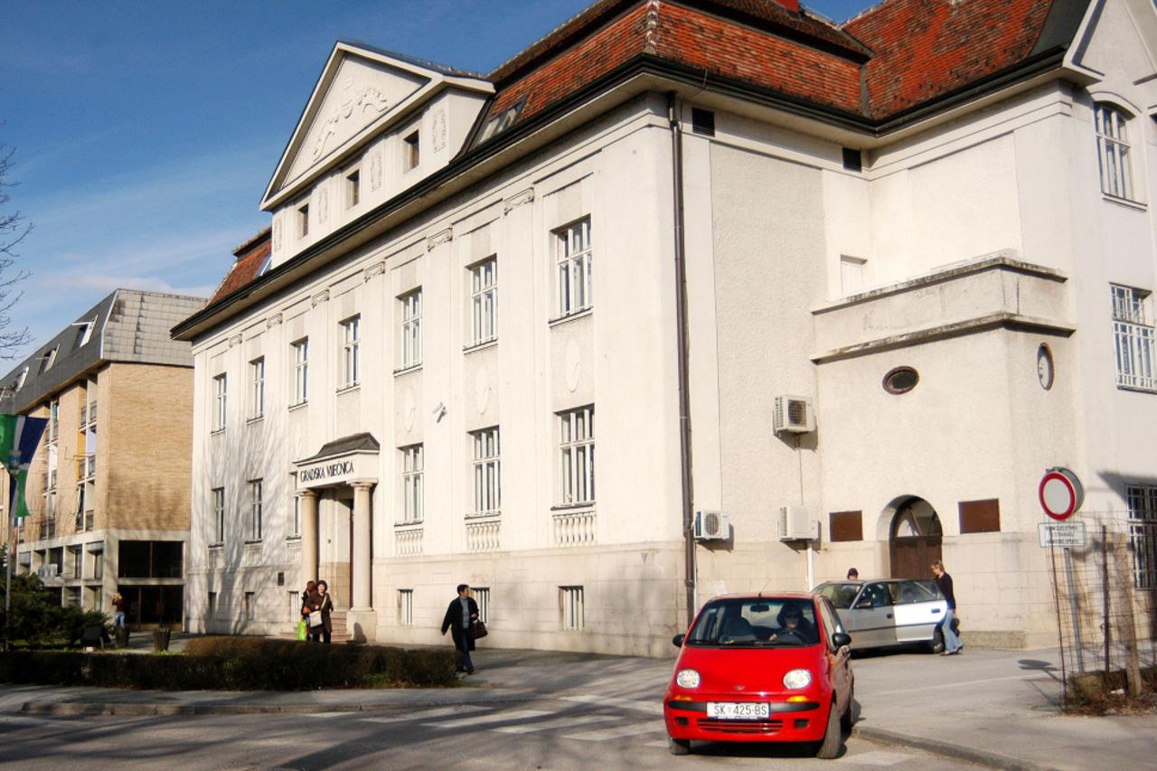 U sisačkoj Gradskoj vijećnici razmišljaju o Holdingu