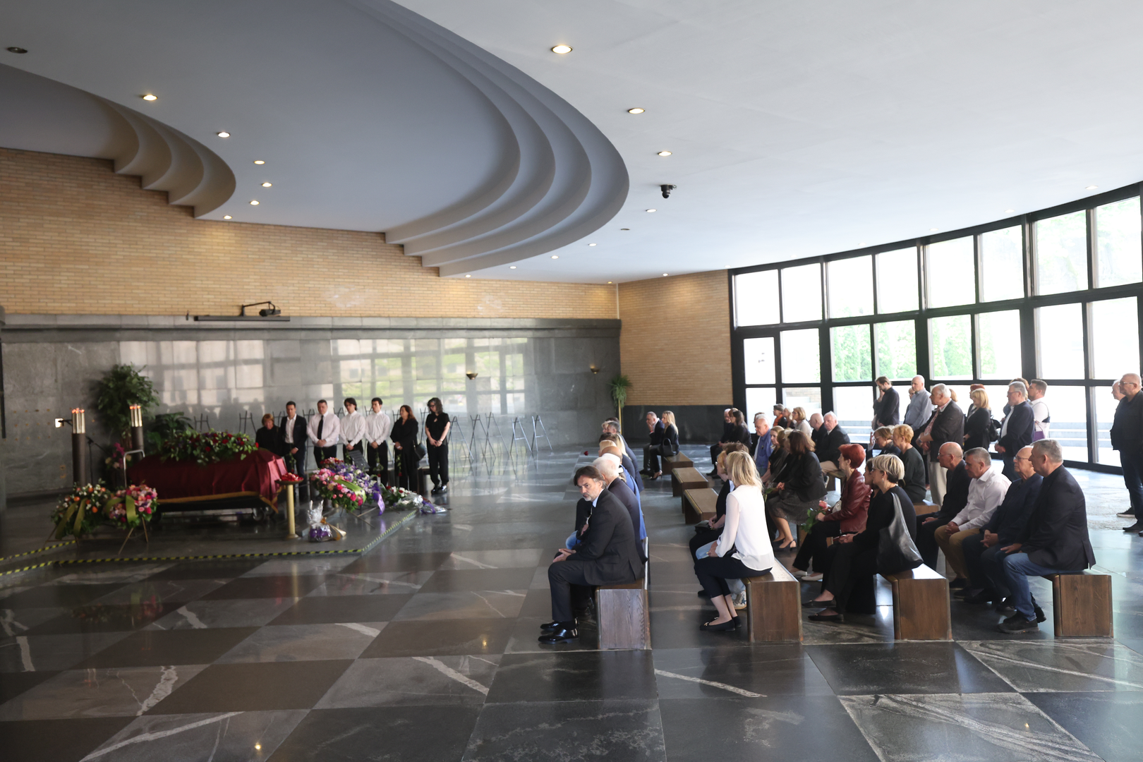 Andrašić je novinarsku karijeru započeo krajem 1960-ih, a u Večernjem listu radio je od 1971., gdje je od 1983. do 1990. obnašao dužnost glavnog urednika.