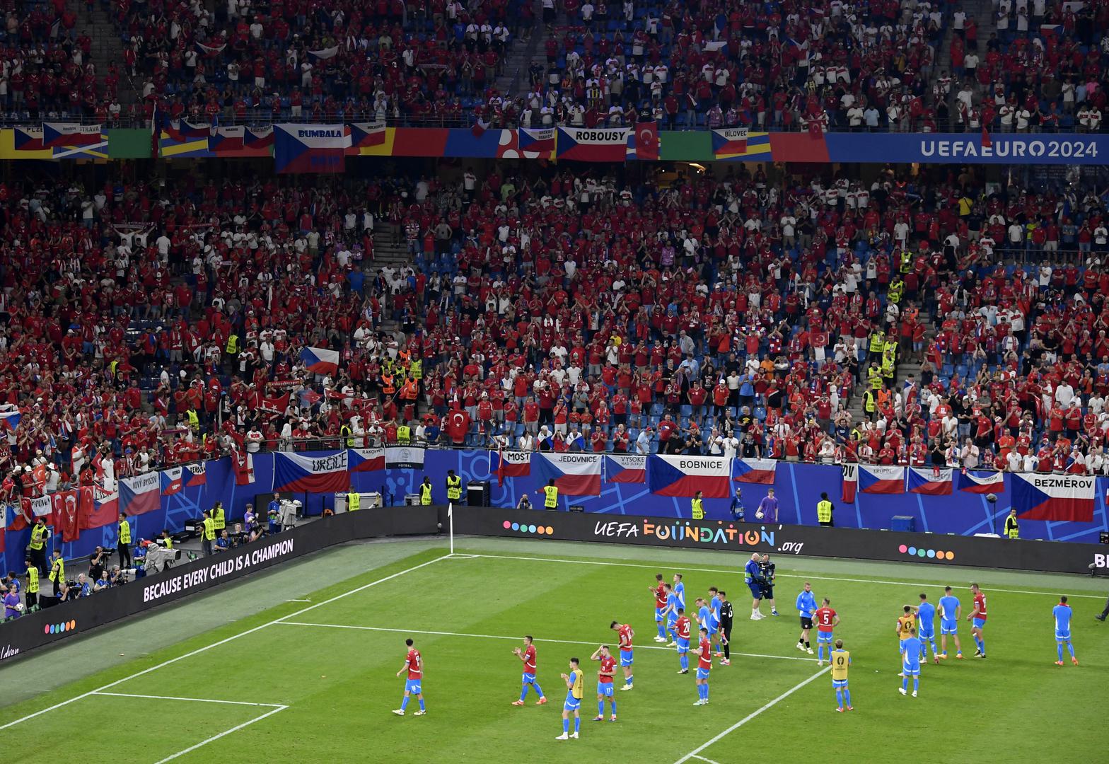 Top 20 zatvaraju češki navijači. Njih 38.000 gledalo je svoju reprezentaciju u trima utakmicama skupne faze.