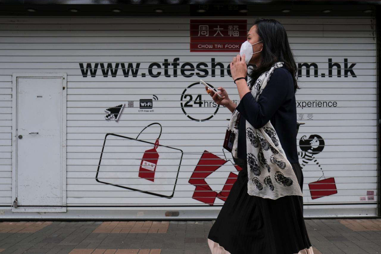 Kinezi maske moraju nositi, a pametna vozila ih upozoravaju ako to ne učine