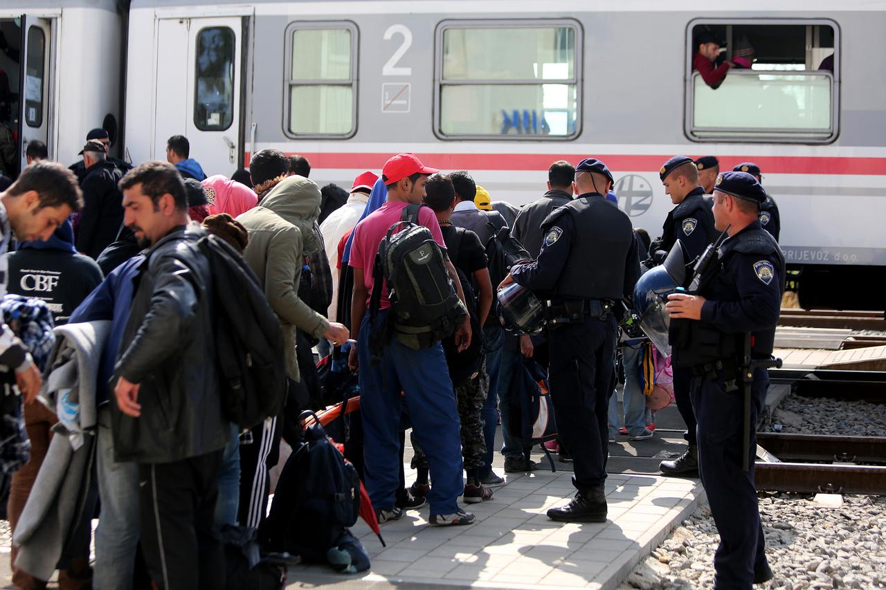 migranti, policija