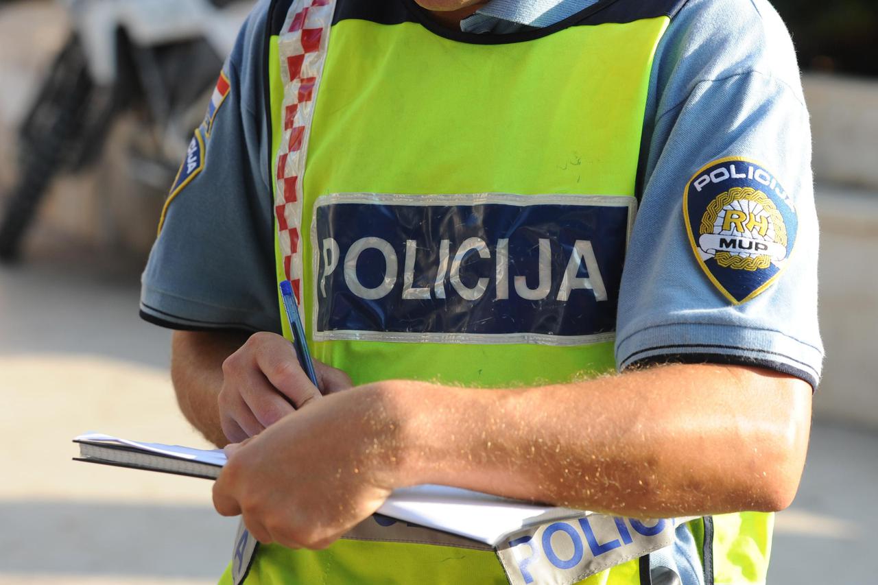 policija