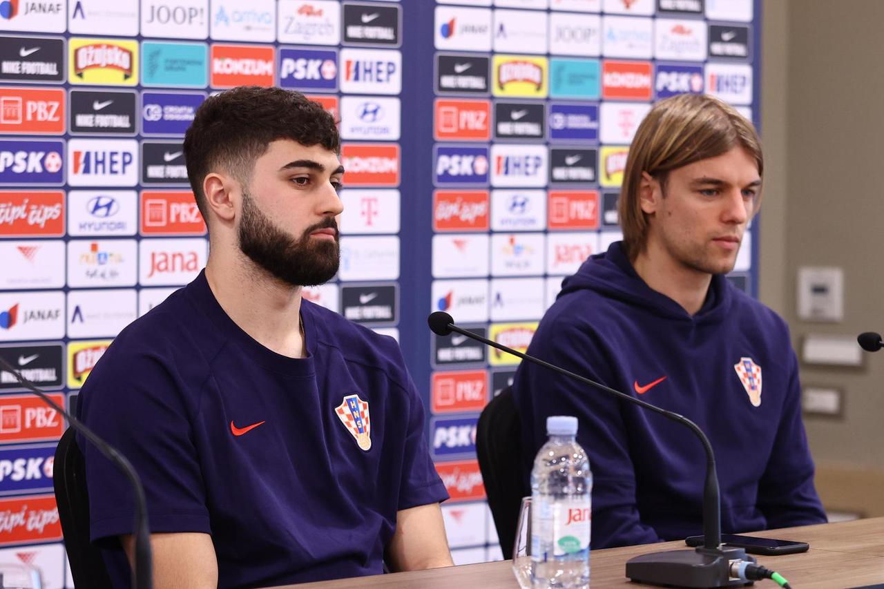 Podstrana: Reprezentativci Gvardiol i Sosa na konferenciji za medije uoči utakmice s Walesom