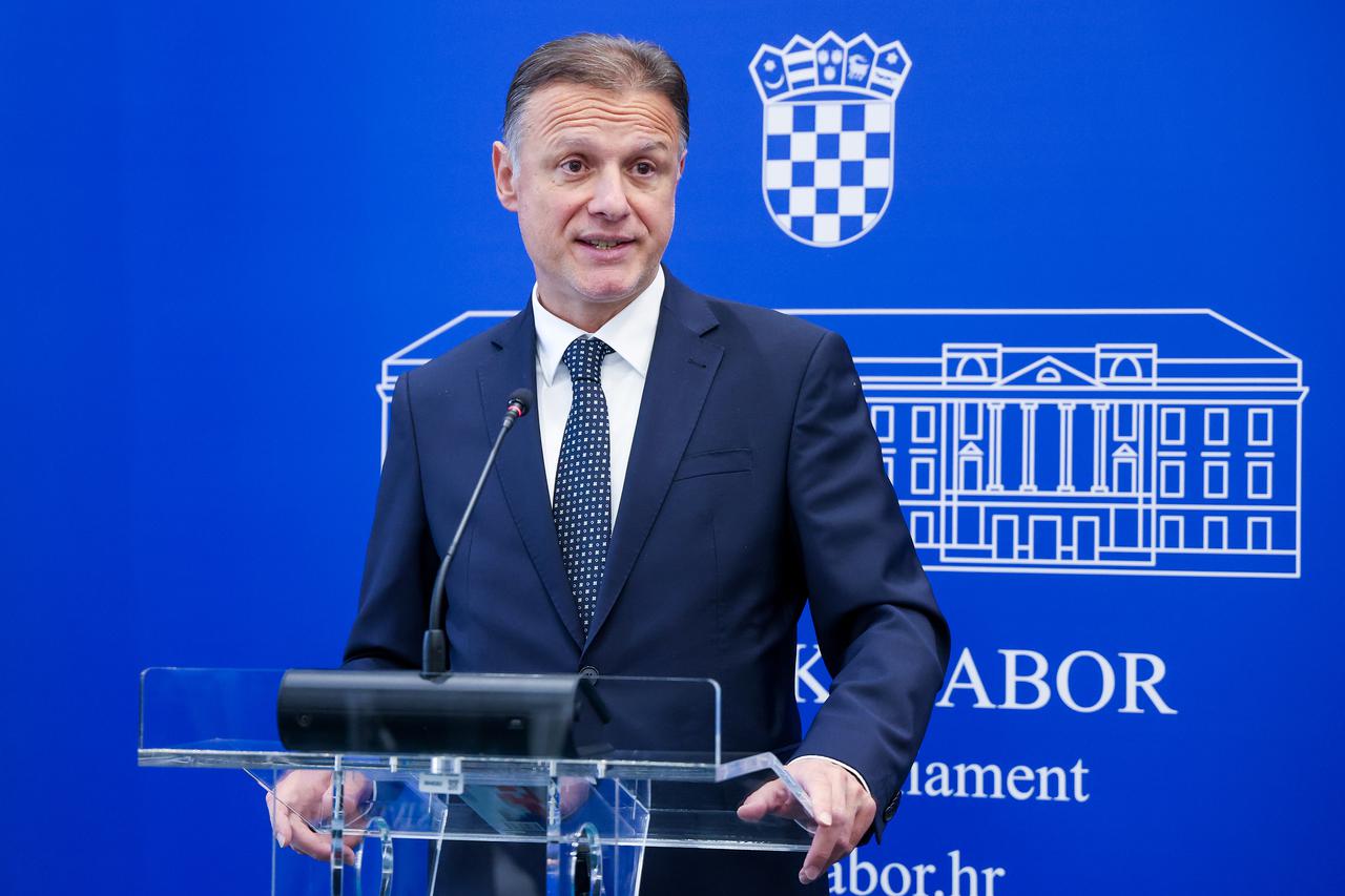 Izjave za medije nakon Sjednice Predsjedništva Hrvatskoga sabora s predstavnicima Klubova zastupnika