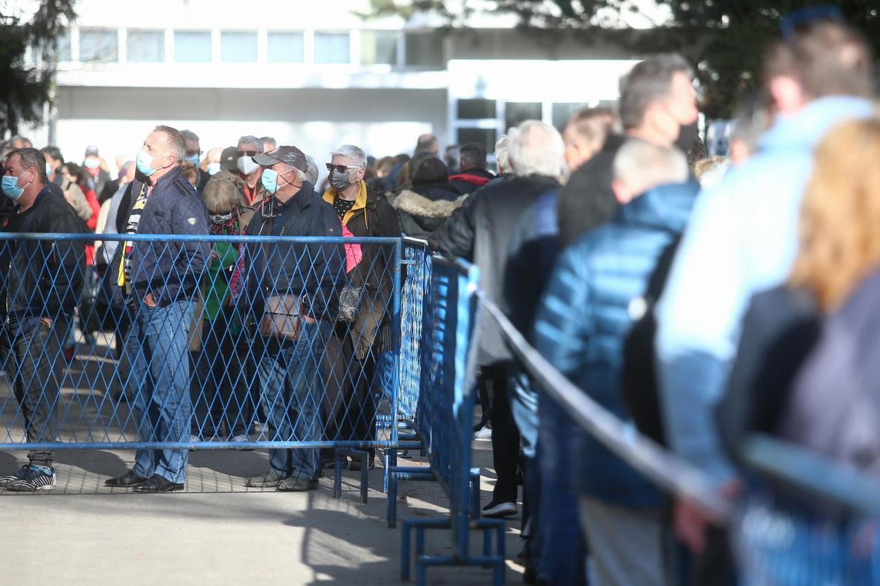 Masovno cijepljenje protiv korone se nastavlja, gužva na Zagrebačkom velesajmu