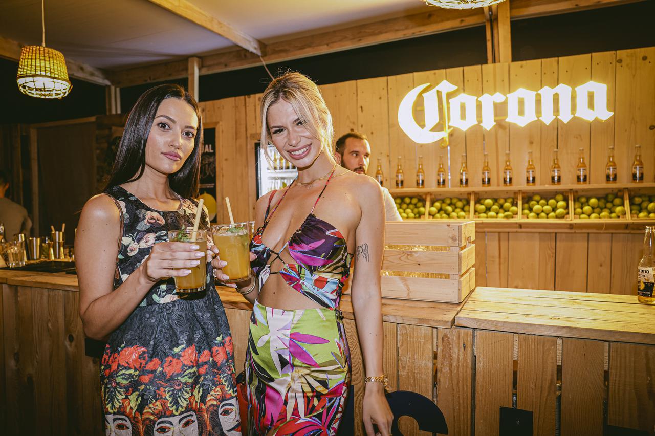 Corona Sunsets Sessions