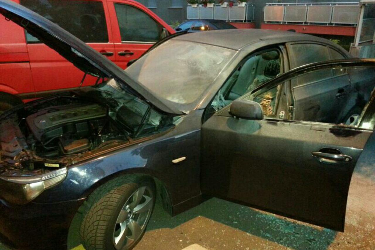 auto,bmw,zapaljen