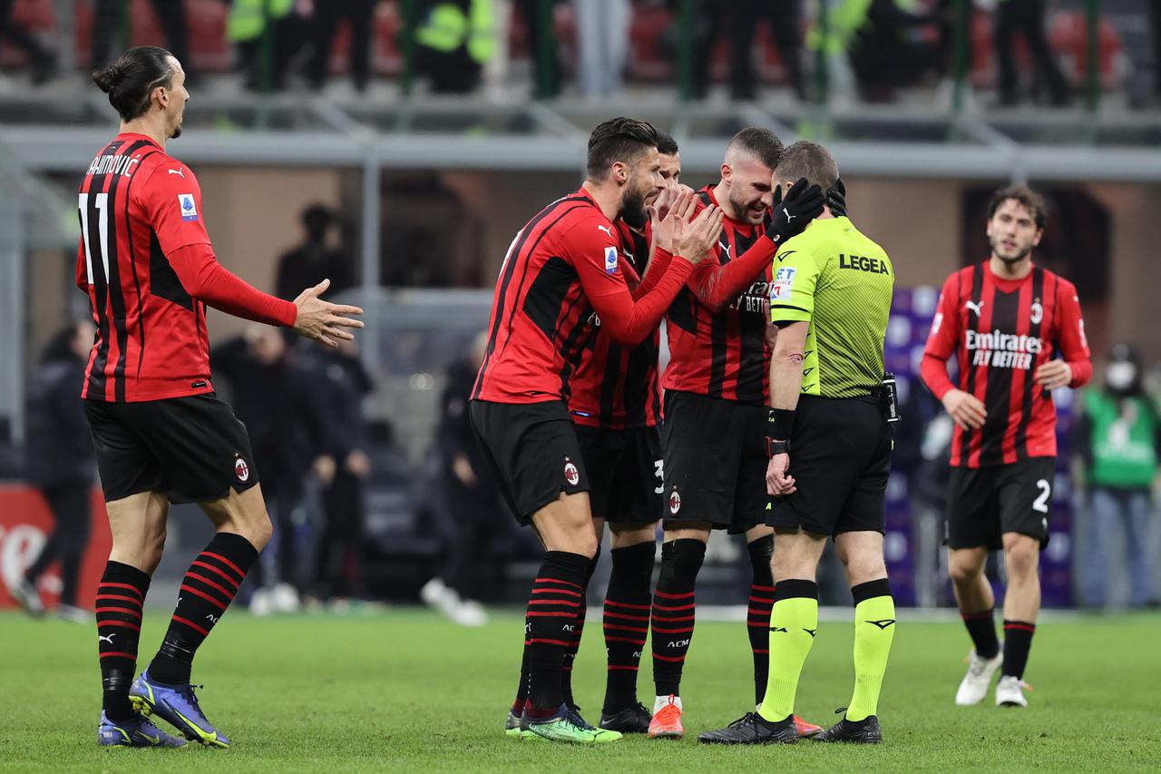 Milan  je na San Siru izgubio od Spezije 2:1, Rebić se unio u lice sucu zbog poništenog gola