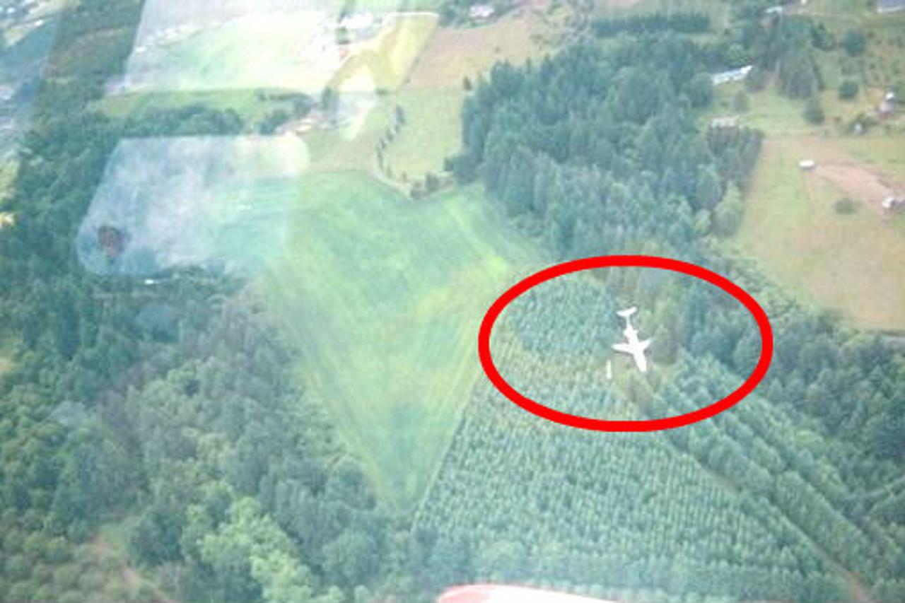 Boeing 727 skriven u šumi kao nečiji dom
