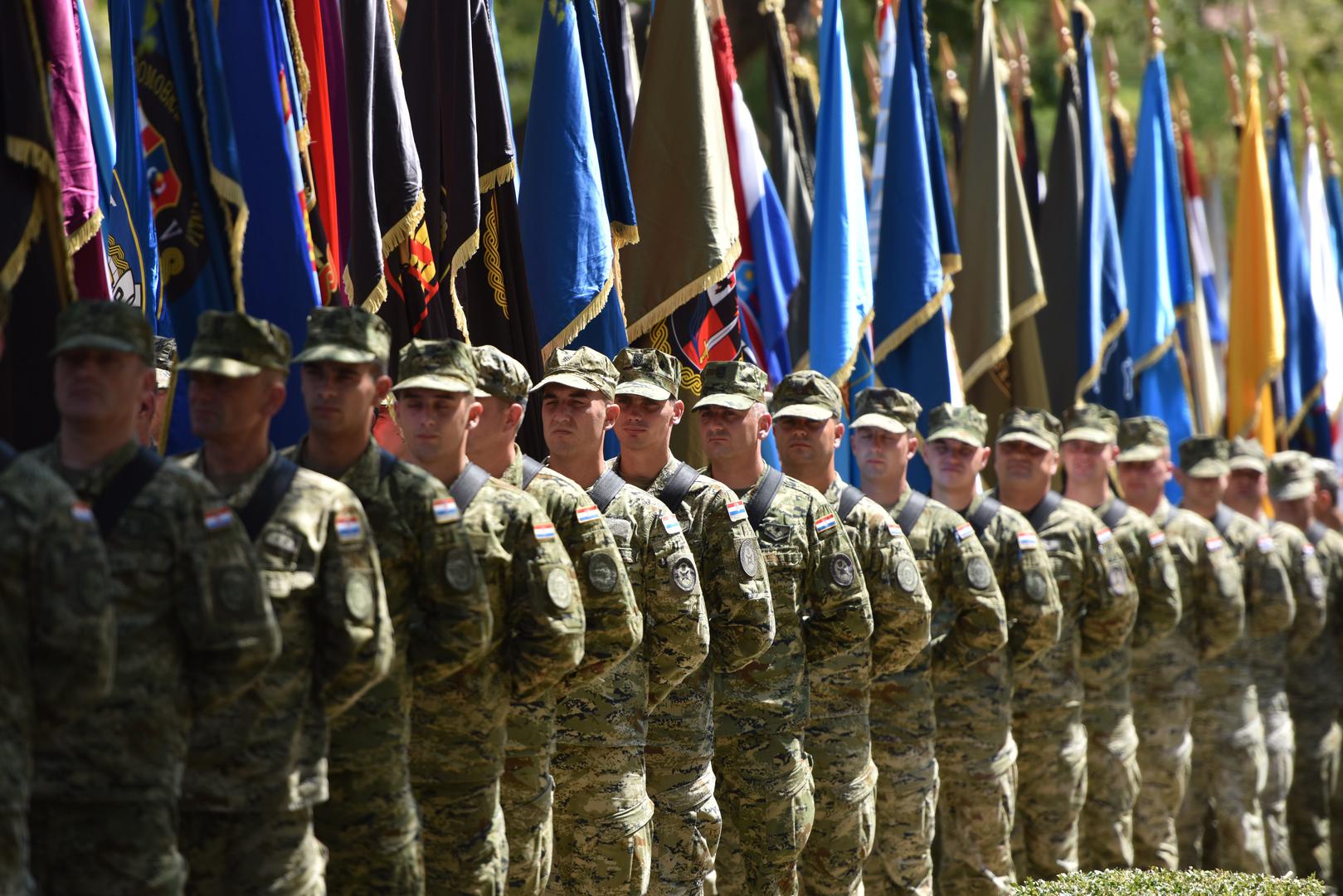 Piloti i letačke posade Hrvatskog ratnog zrakoplovstva i protuzračne obrane (HRZ i PZO) izveli su danas, u četvrtak, 3. kolovoza 2017. godine završne pripreme za nastup u Kninu  povodom 22. obljetnice vojno-redarstvene operacije “Oluja“, Dana pobjede i domovinske zahvalnosti i Dana hrvatskih branitelja
