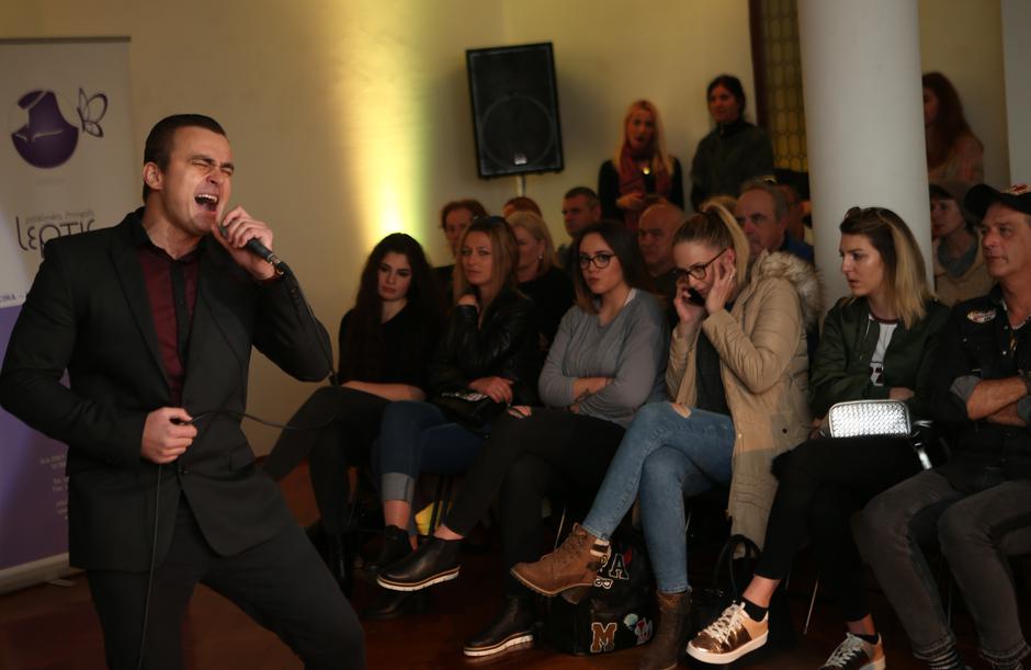 Split: Ava i Pernar zasjali na modnoj reviji u sklopu karnevala u Staroj gradskoj vije?nici