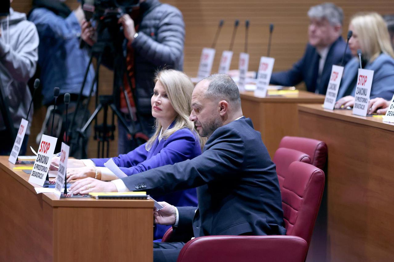 Zagreb: Sabor glasovao o raspravljenim točkama dnevnog reda