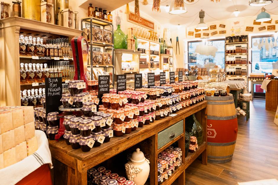 Aura Distillery Shop