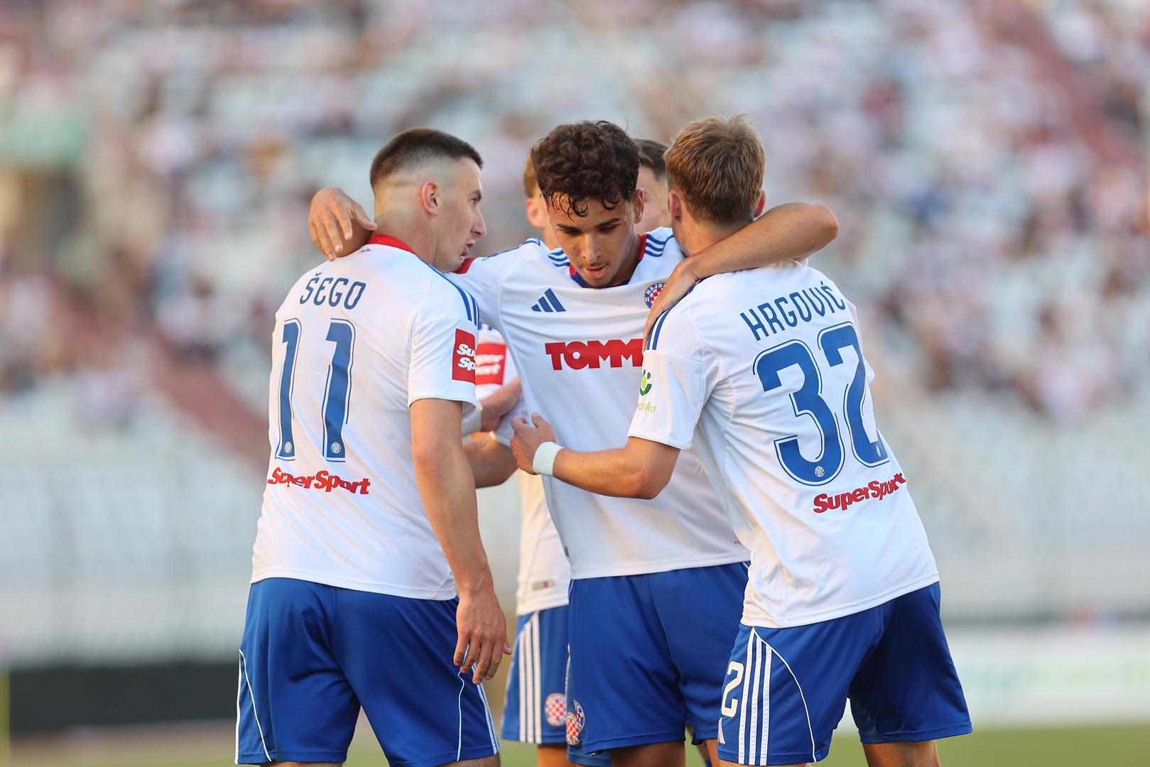 Michele Šego zabio je prvi pogodak Hajduka u pobjedi nad ciparskim Pafosom 2:0 na Poljudu. Taj rođeni Splićanin – rođen na petu godišnjicu Oluje, 5. kolovoza 2000. - debitirao je za bijele 11. veljače 2018. godine u susretu protiv Cibalije u Vinkovcima (5:0).
