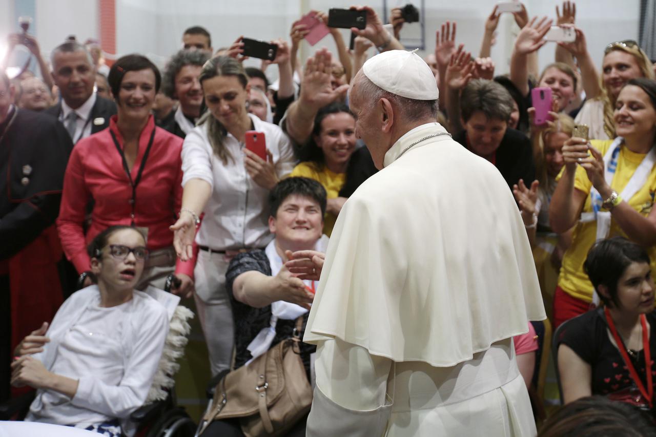 Papa u Nadbiskupijskom centru za pastoral mladih Ivan Pavao II
