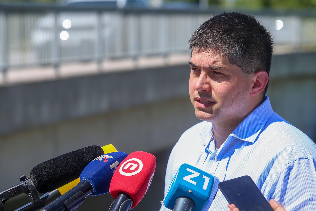Zagreb: Direktor vodoopskrbe i odvodnje Marin Galijot dao je izjavu za medije