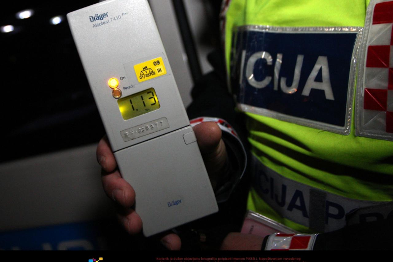 \'07.11.2009, Zagreb, Hrvatska - Povodom Martinja policija u prometu provodi akciju testiranja na alkohol i opojne droge. Photo: Petar Glebov/PIXSELL\'