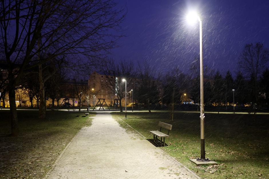 Zagreb: Slab snijeg pada na istoku grada