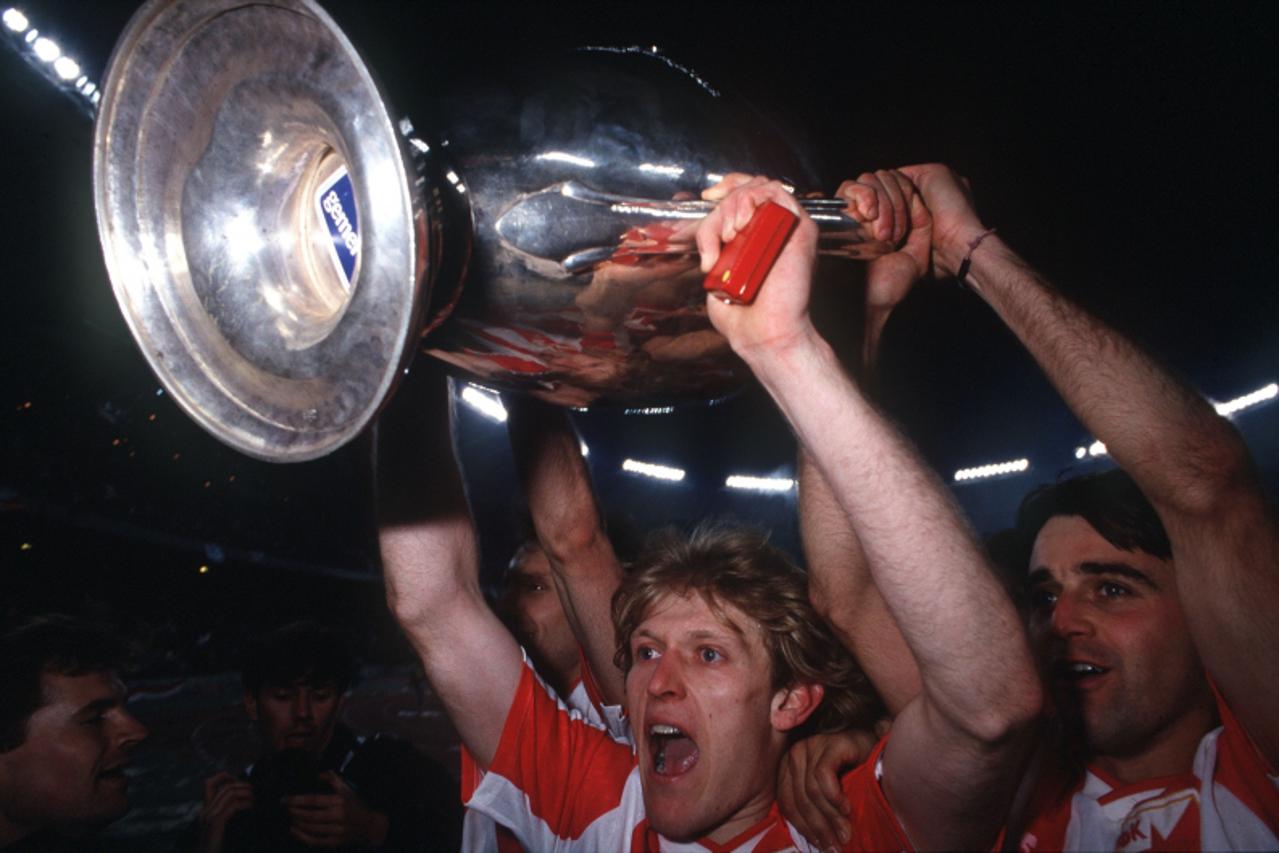 \'Football, European Cup Final, Bari, Italy, 29th May 1991, Marseille 0 v Red Star Belgrade 0 (after extra time, Red Star win 5-3 on penalties), Red Star Belgrade\'s Robert Prosinecki holds the trophy