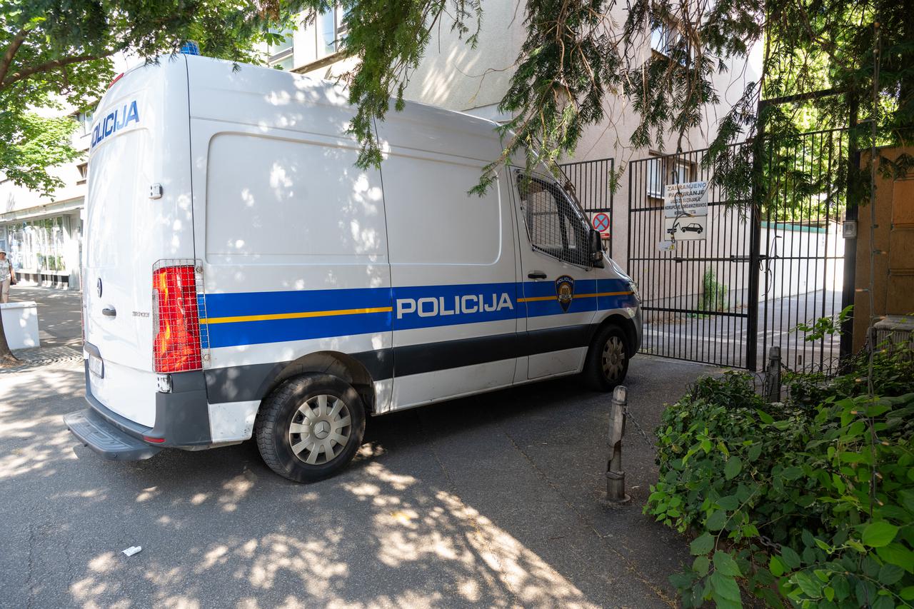 Zagreb: Dovođenje osumnjičenih oko afere gospodarenjem otpadom na ispitivanje u USKOK