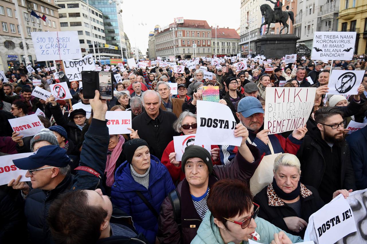 Tisuće na prosvjedu protiv Bandića u Zagrebu