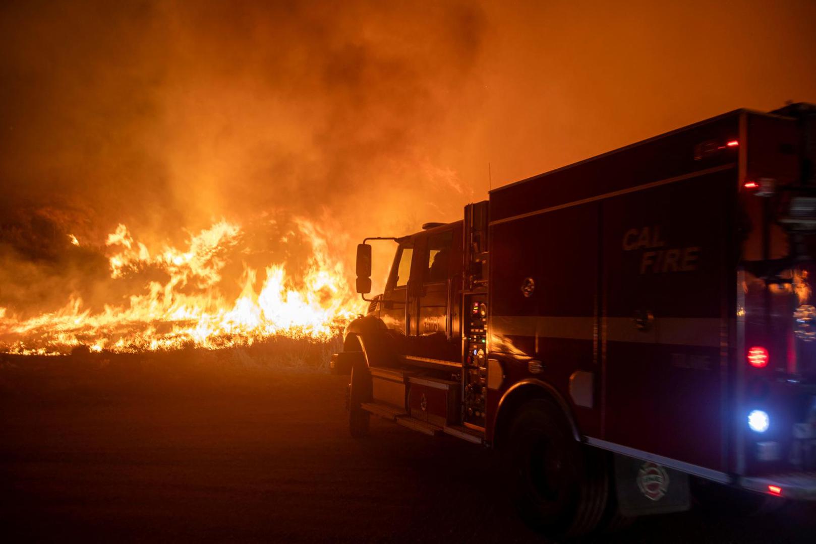 The Hughes Fire burns near Castaic Lake, north of Santa Clarita, California, U.S. January 22, 2025.  REUTERS/Ringo Chiu Photo: RINGO CHIU/REUTERS