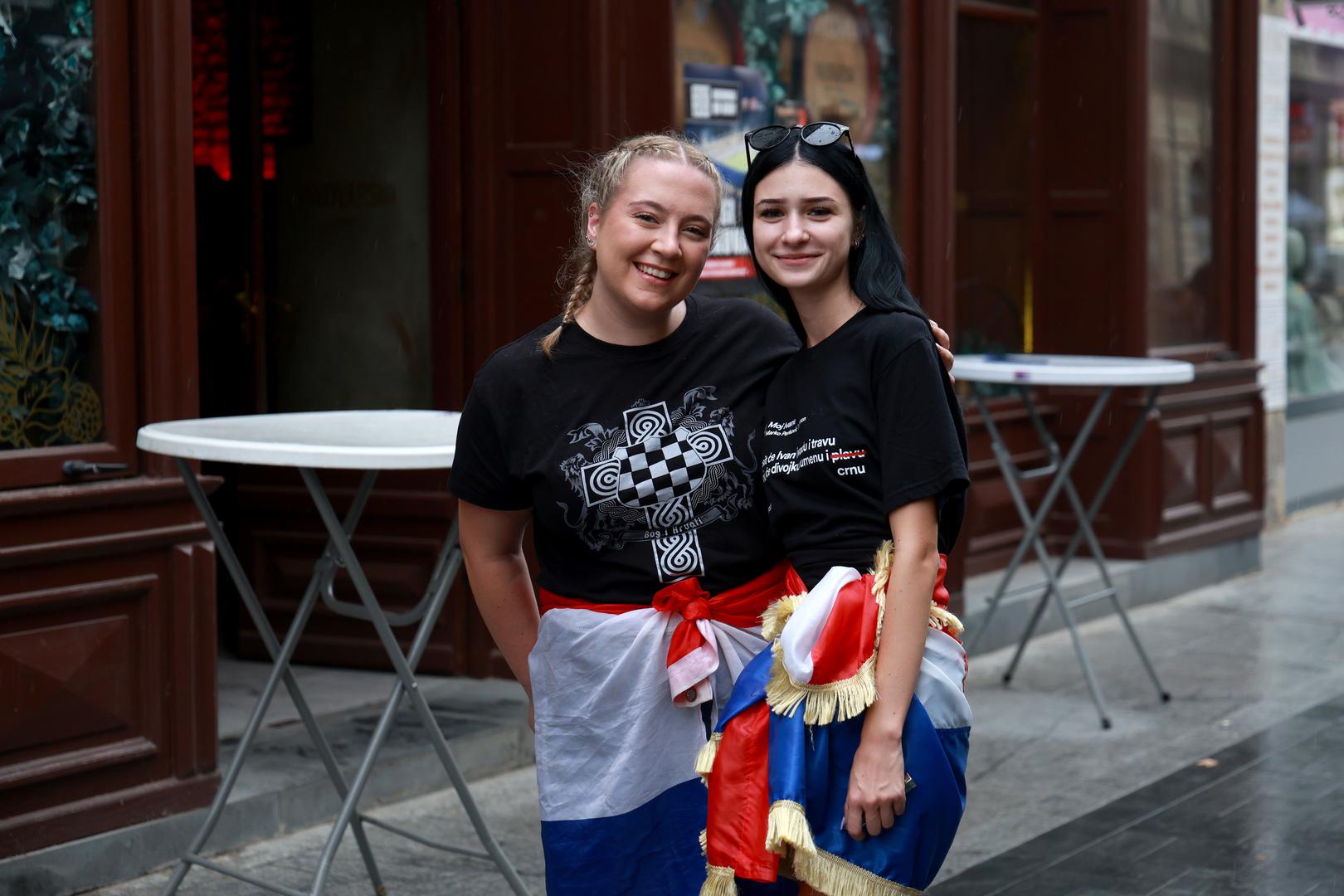 U nastavku galerije izdvojili smo neke od najboljih odjevnih kombinacija Thompsonovih fanova. Pogledajte što smo zabilježili.