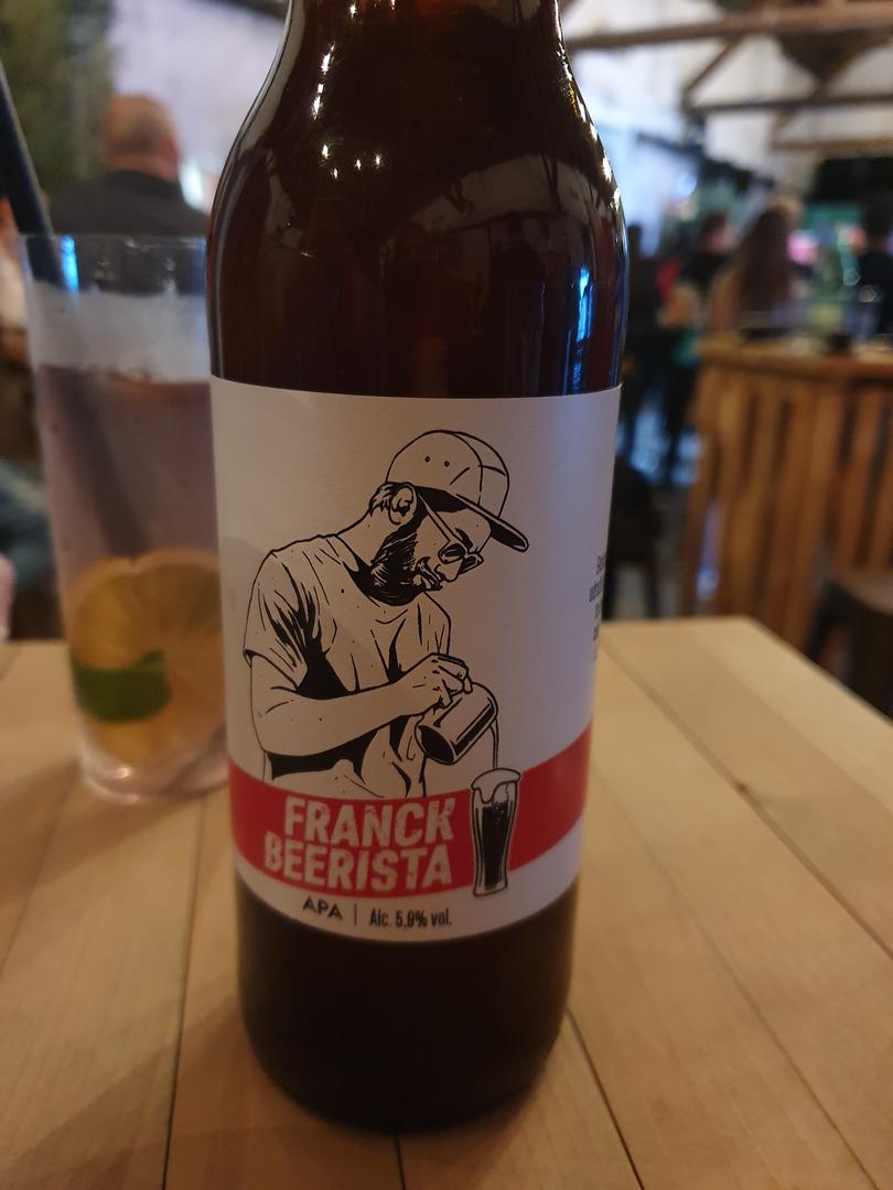 Craft APA pivo s cold-brew Kenya kavom