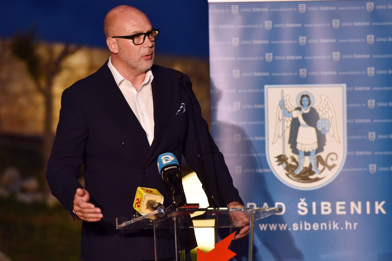 Hrvatski olimpijski odbor dodijelio nagrade profesoru Miru Kotarcu i gradu Šibeniku